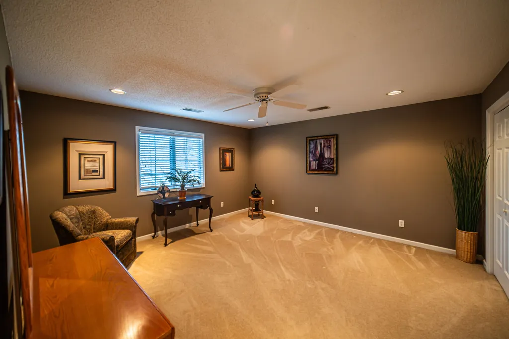 25 Meadow Links Drive Paducah KY 42001