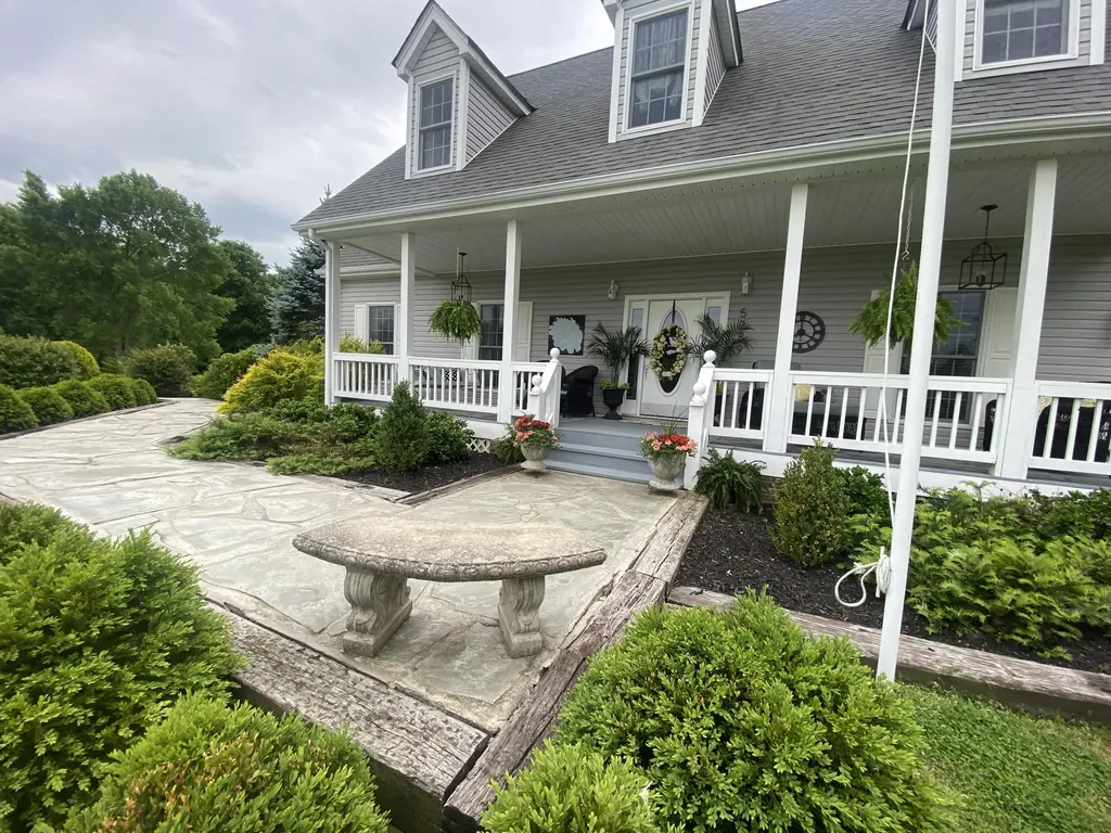 5289 Blue Springs Road Cadiz KY 42211
