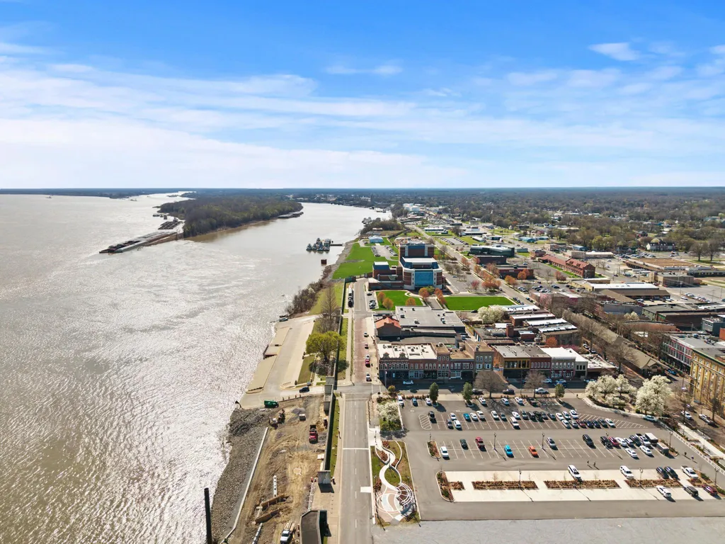 108 Maiden Alley Paducah KY 42001