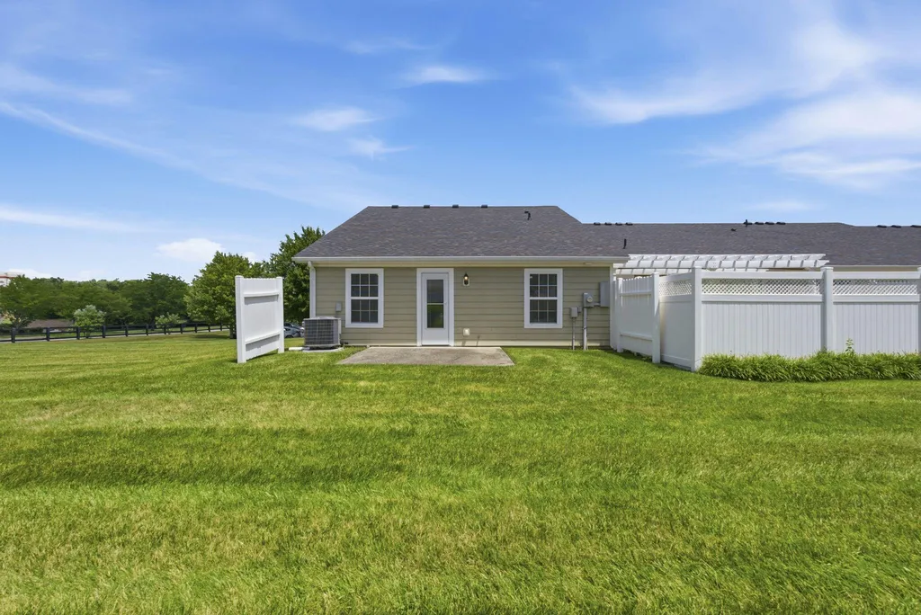 215 Charleston Court Frankfort KY 40601