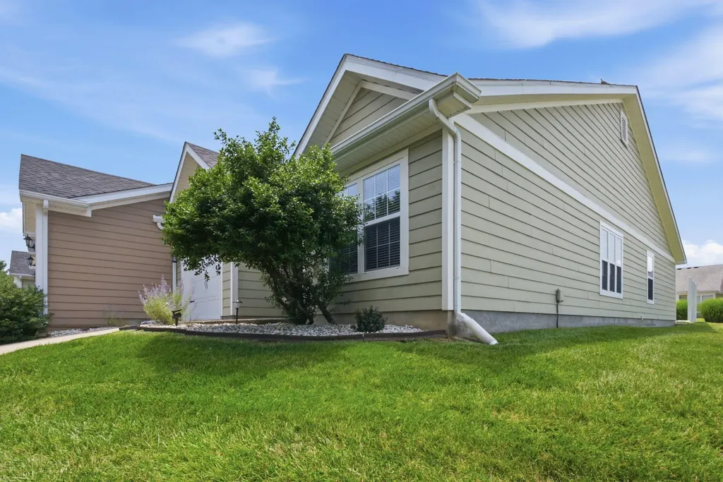215 Charleston Court Frankfort KY 40601