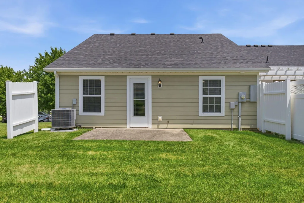 215 Charleston Court Frankfort KY 40601