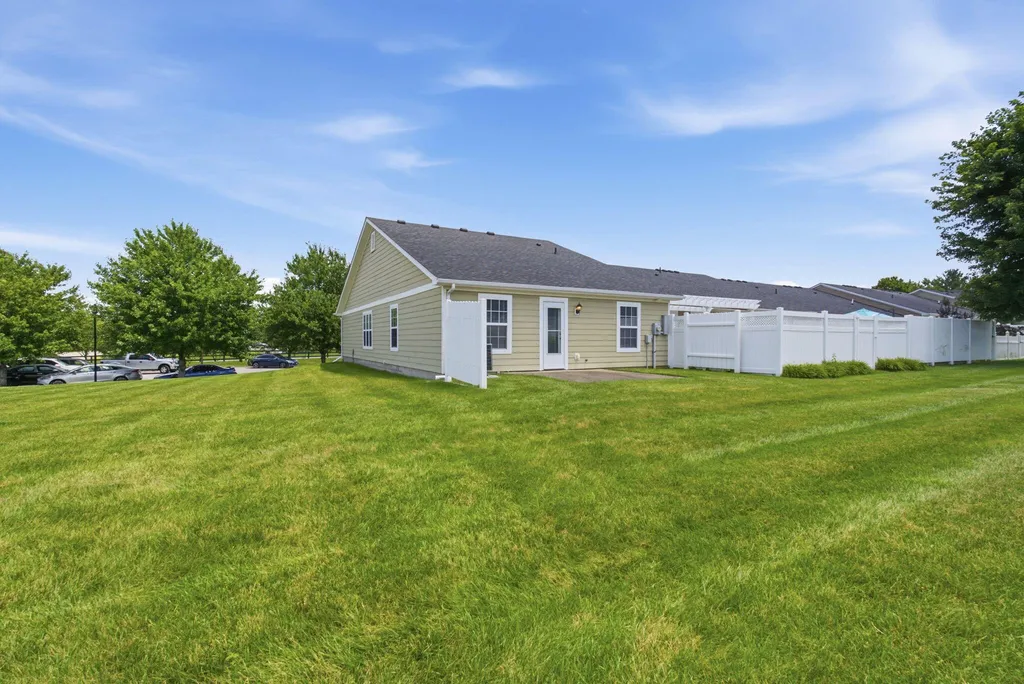 215 Charleston Court Frankfort KY 40601