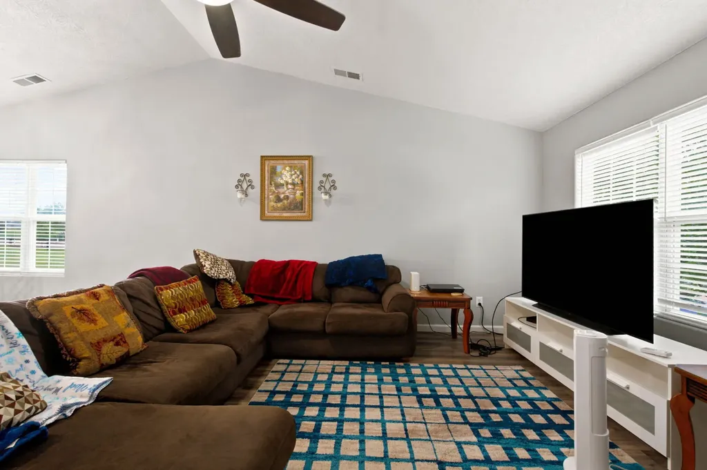 215 Charleston Court Frankfort KY 40601
