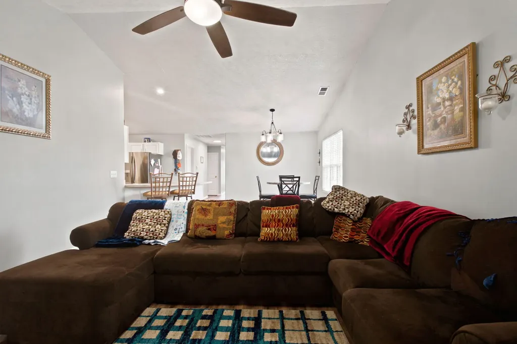 215 Charleston Court Frankfort KY 40601