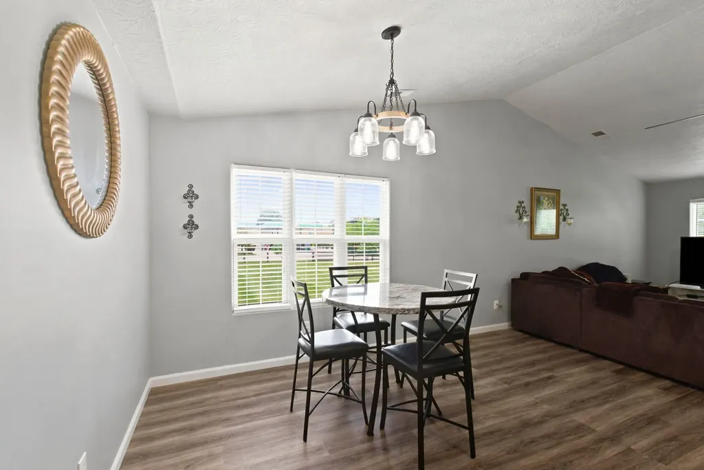 215 Charleston Court Frankfort KY 40601
