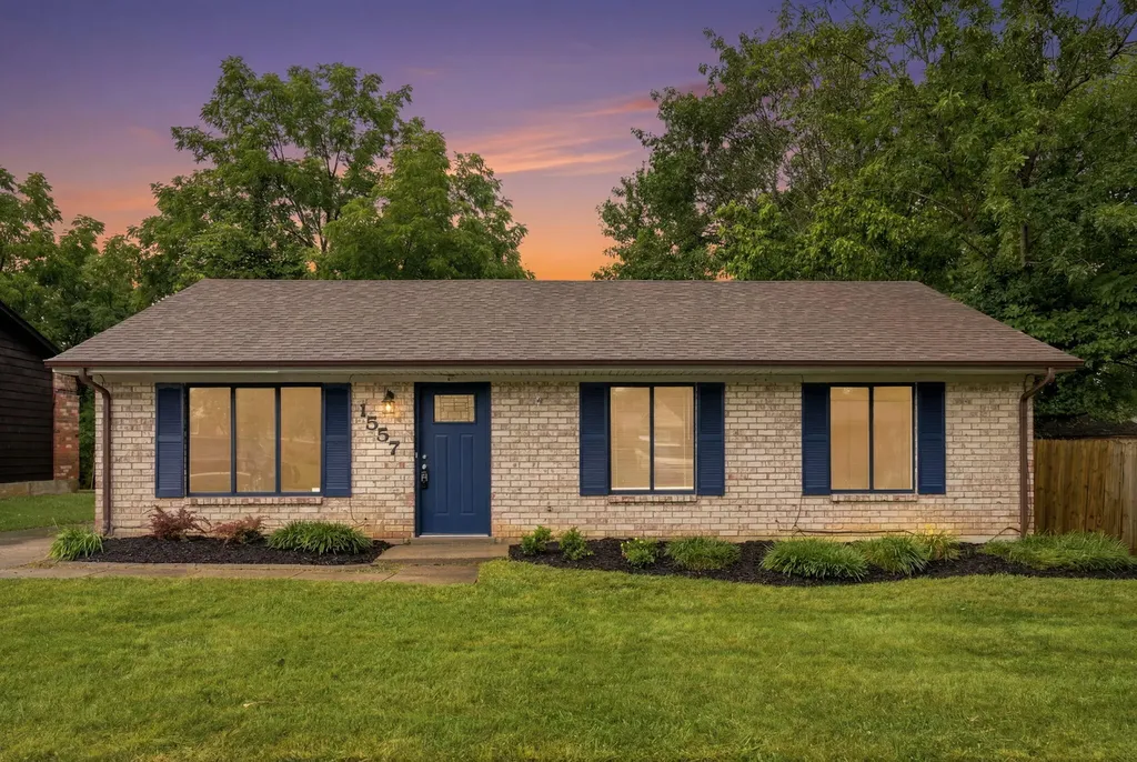 1557 Flora Glen Way Lexington KY 40515