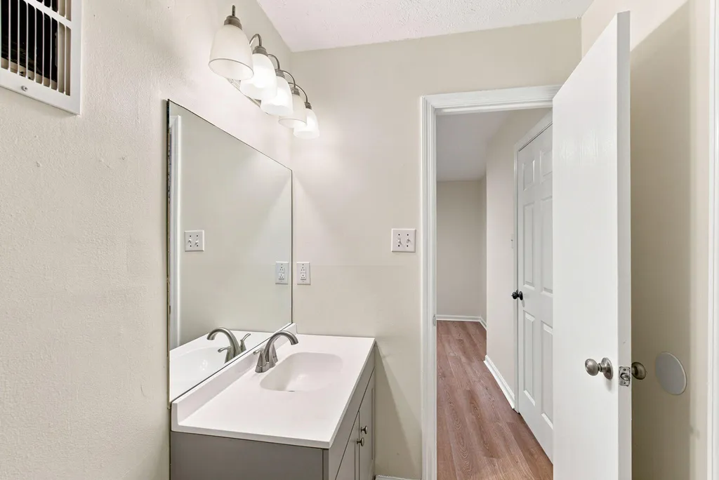 1557 Flora Glen Way Lexington KY 40515