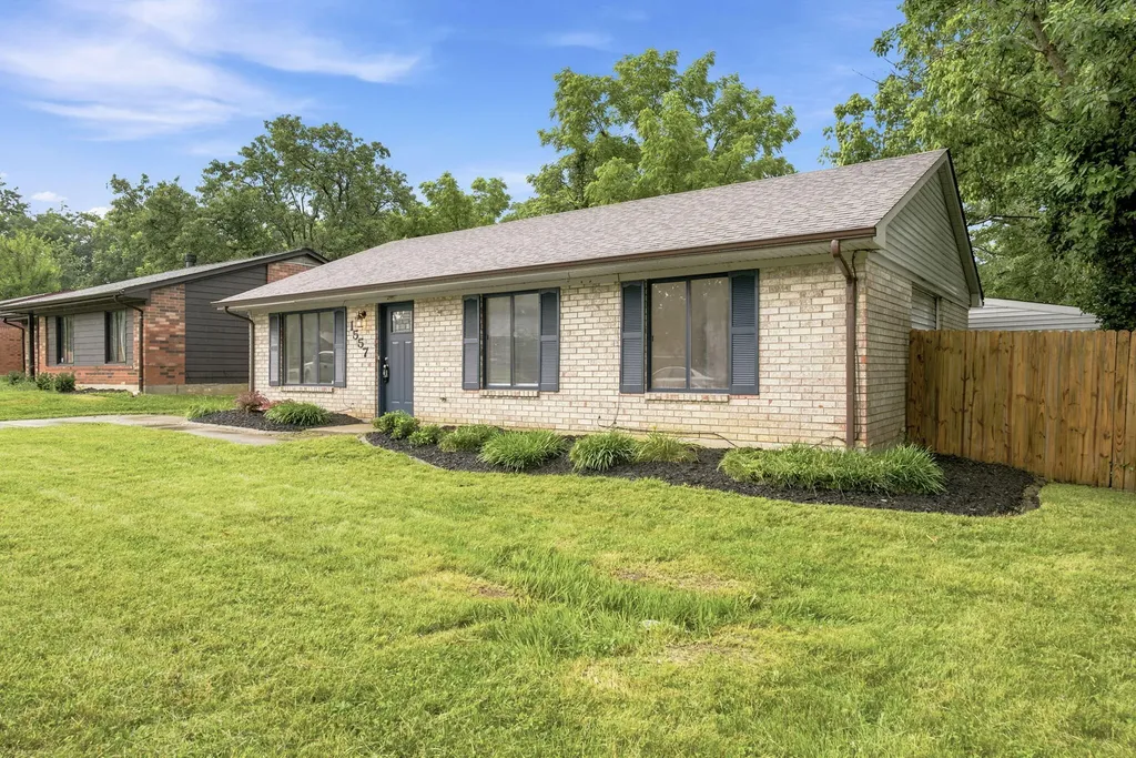1557 Flora Glen Way Lexington KY 40515