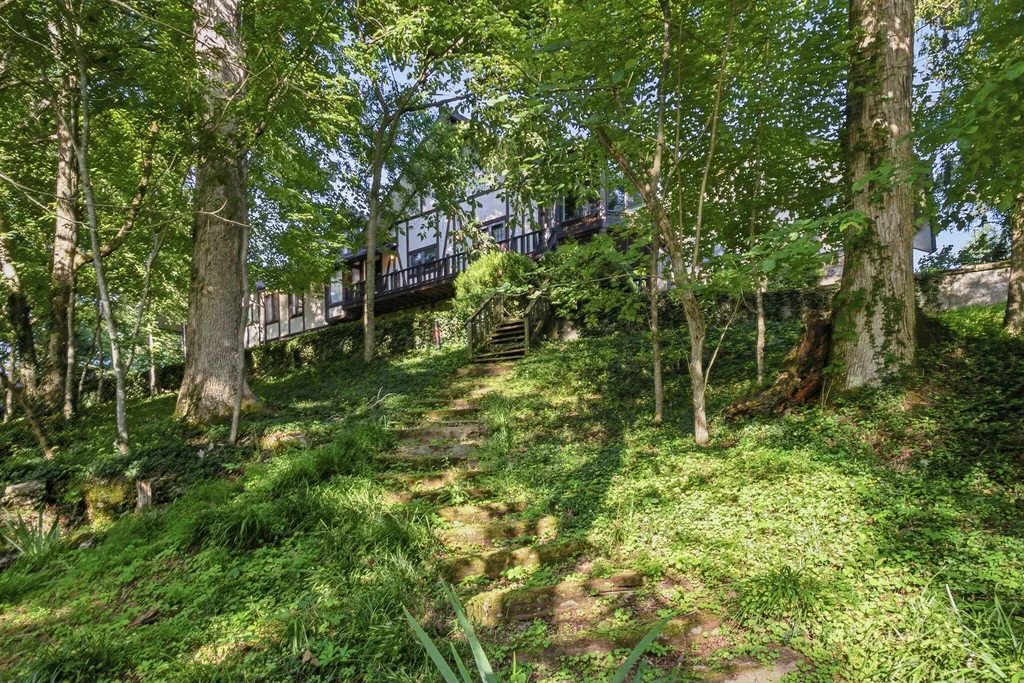 305 Beech Street Monticello KY 42633