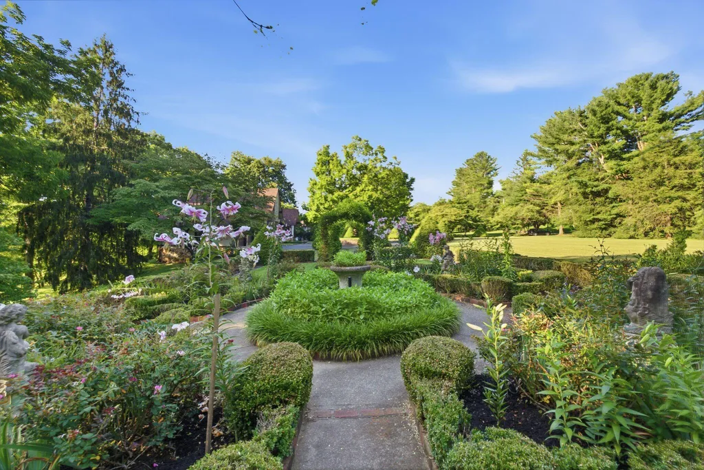 305 Beech Street Monticello KY 42633
