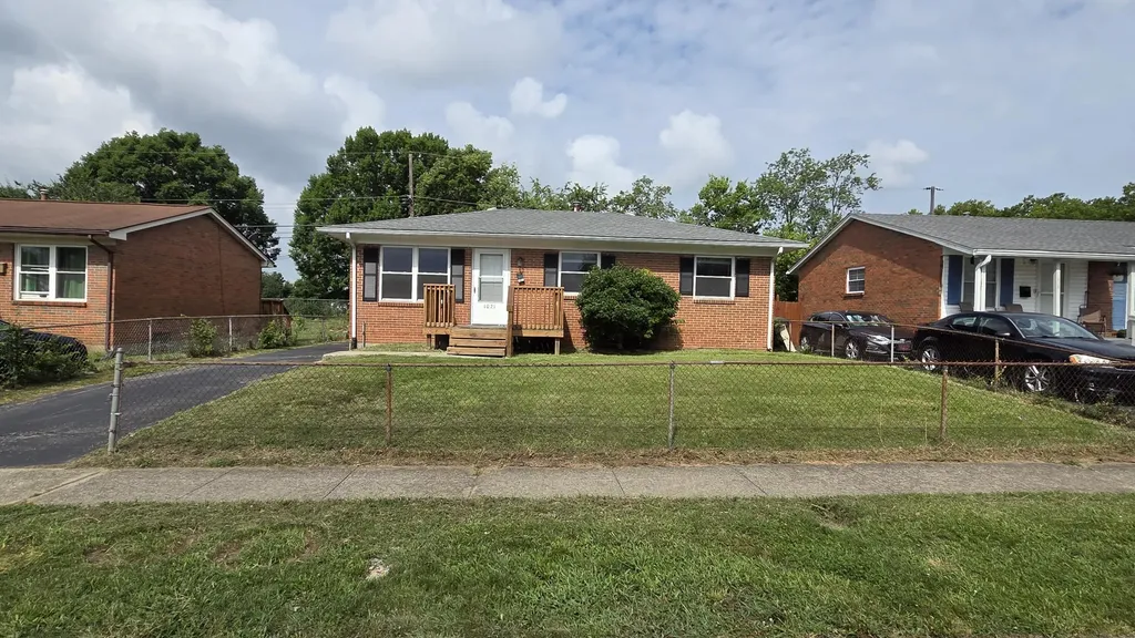 1021 St Martins Avenue Lexington KY 40511