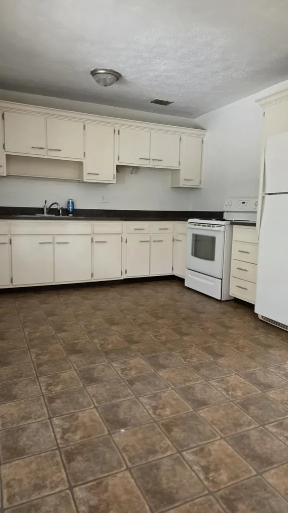 1021 St Martins Avenue Lexington KY 40511
