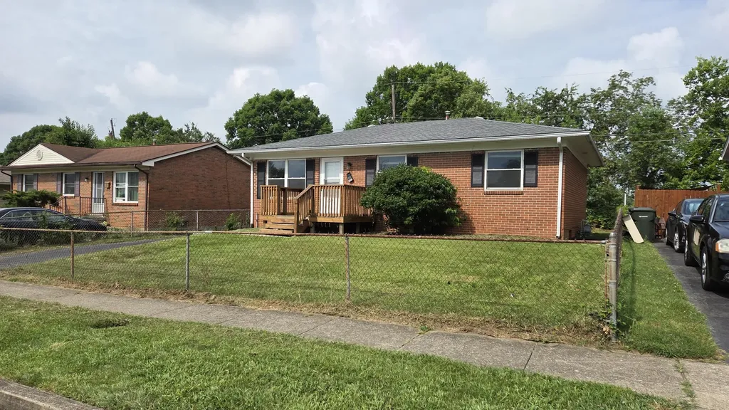 1021 St Martins Avenue Lexington KY 40511