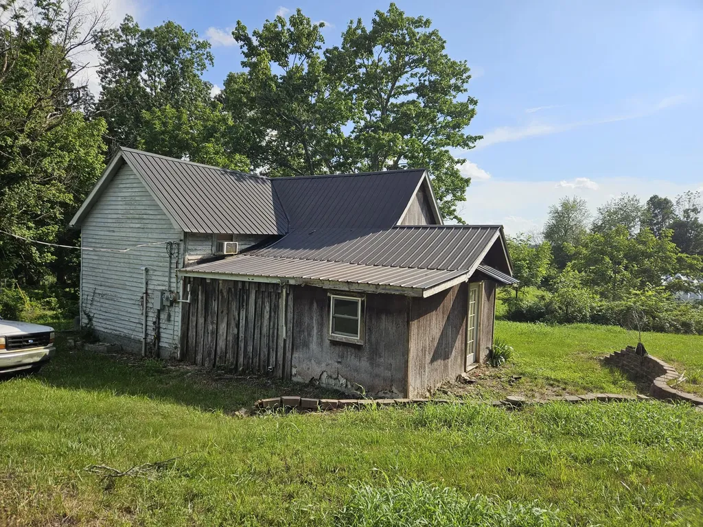 3817 Kentucky 501 Kings Mountain KY 40442
