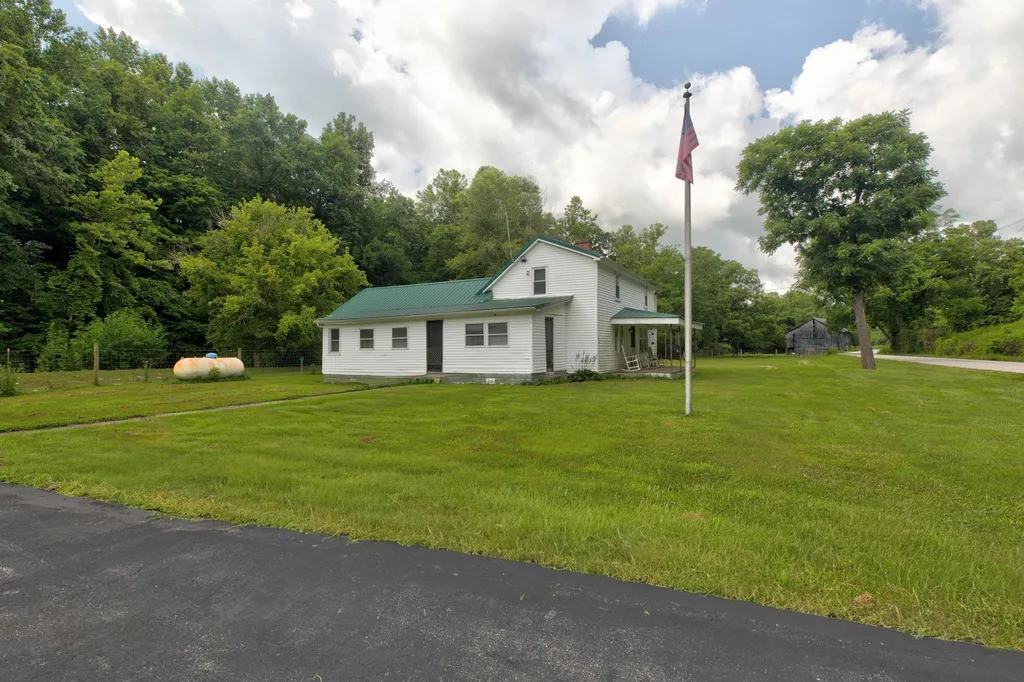 2350 Kiddville Road Mt Sterling KY 40353
