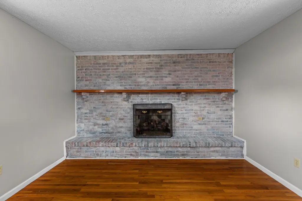102 Rebecca Drive Richmond KY 40475