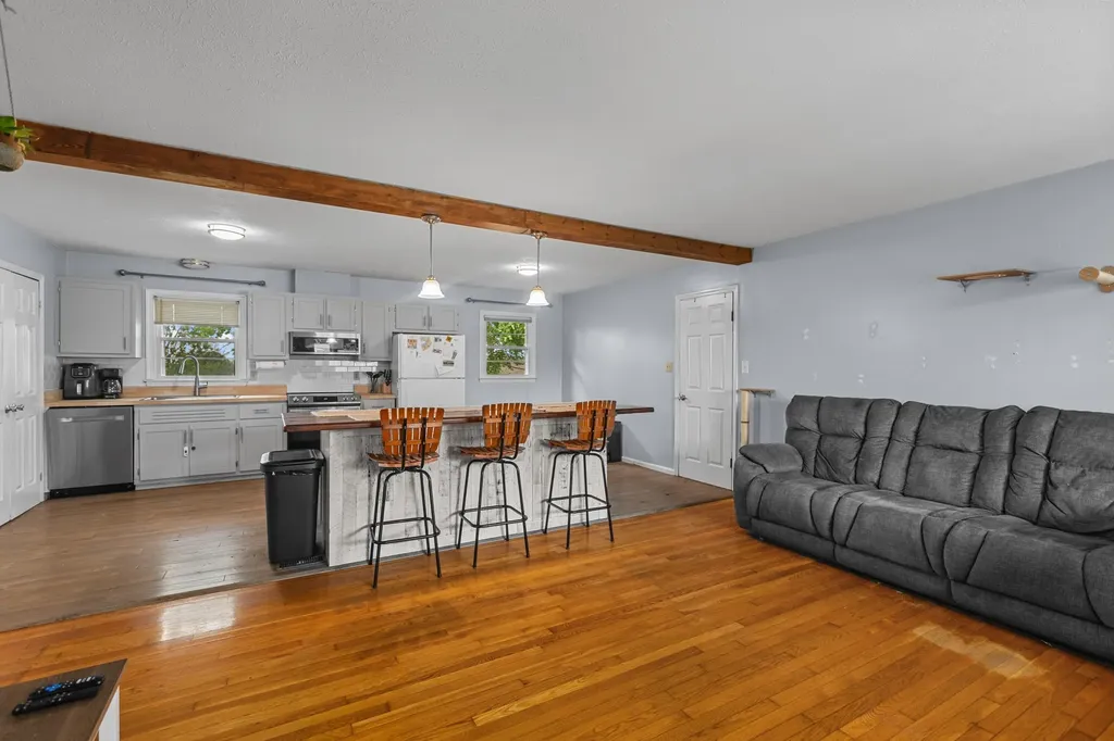 102 Rebecca Drive Richmond KY 40475