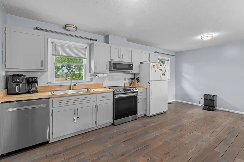 102 Rebecca Drive Richmond KY 40475