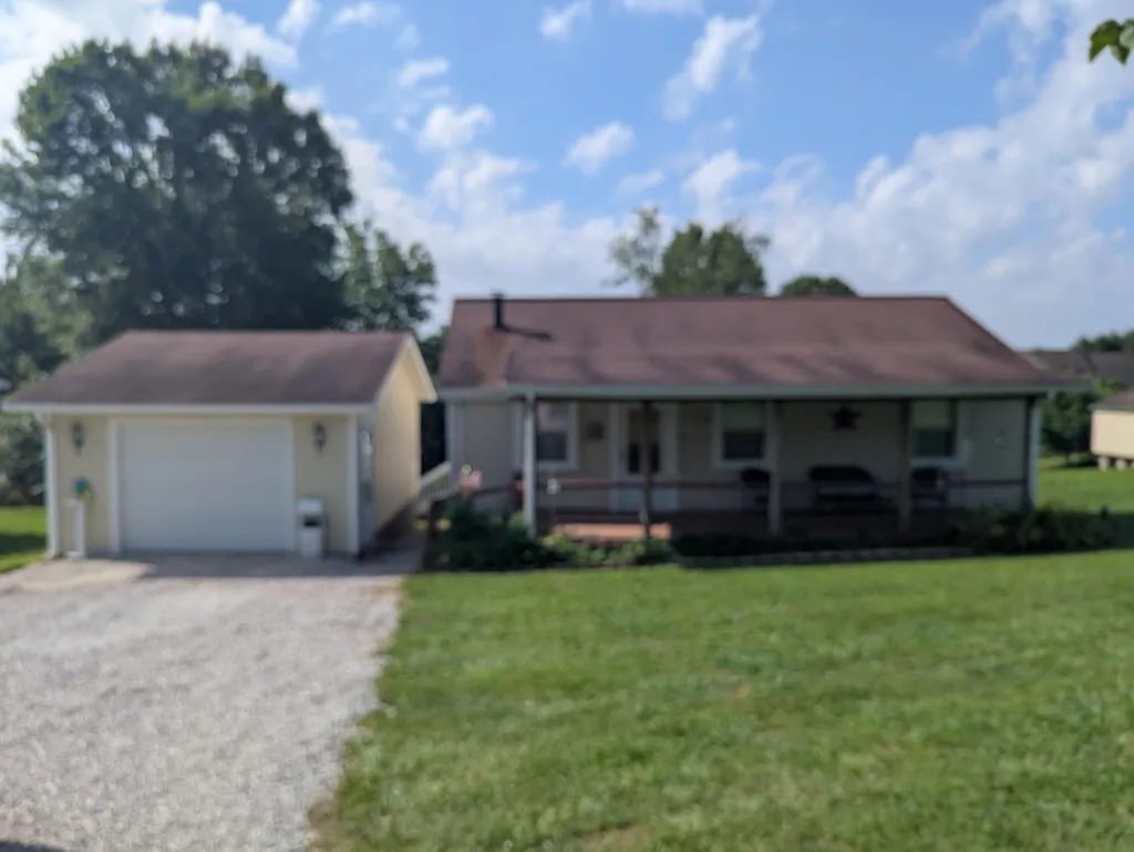 3107 E Highway 552 Lily KY 40740