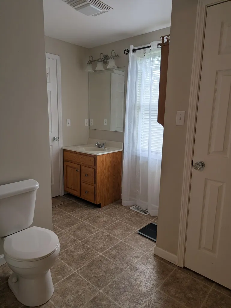 3107 E Highway 552 Lily KY 40740