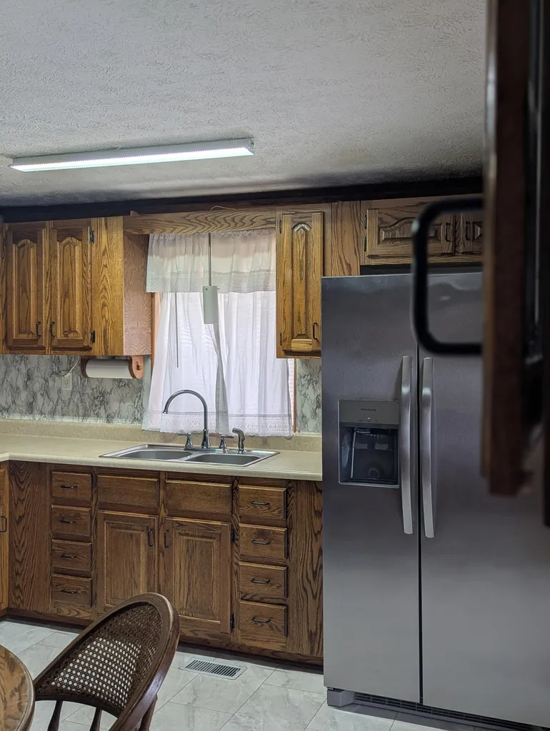 3107 E Highway 552 Lily KY 40740