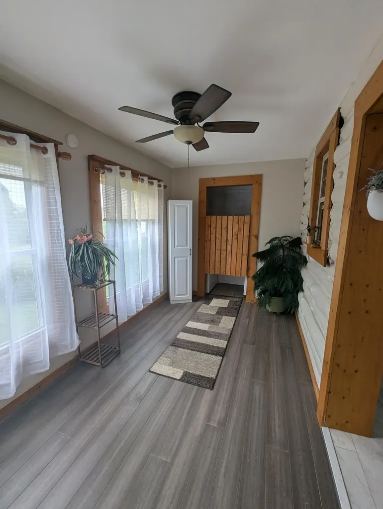 3107 E Highway 552 Lily KY 40740