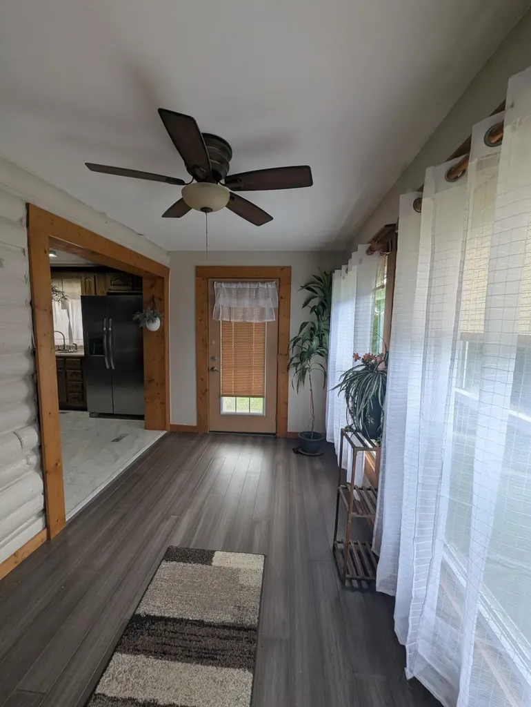 3107 E Highway 552 Lily KY 40740