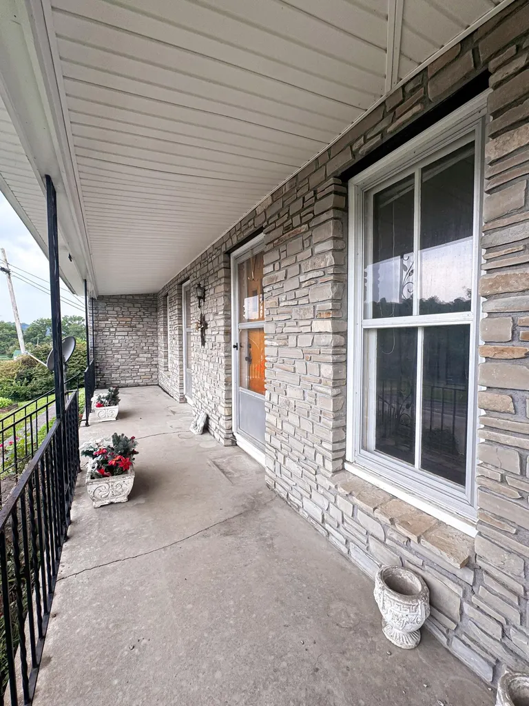 2970 Glensboro Road Lawrenceburg KY 40342