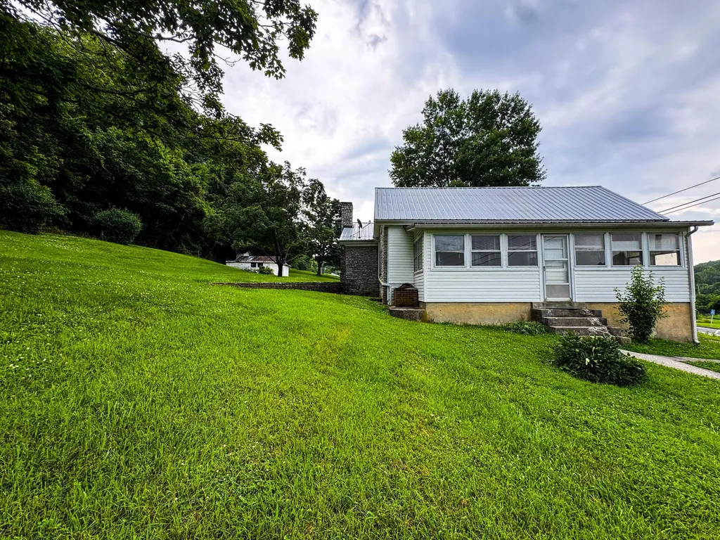 2970 Glensboro Road Lawrenceburg KY 40342