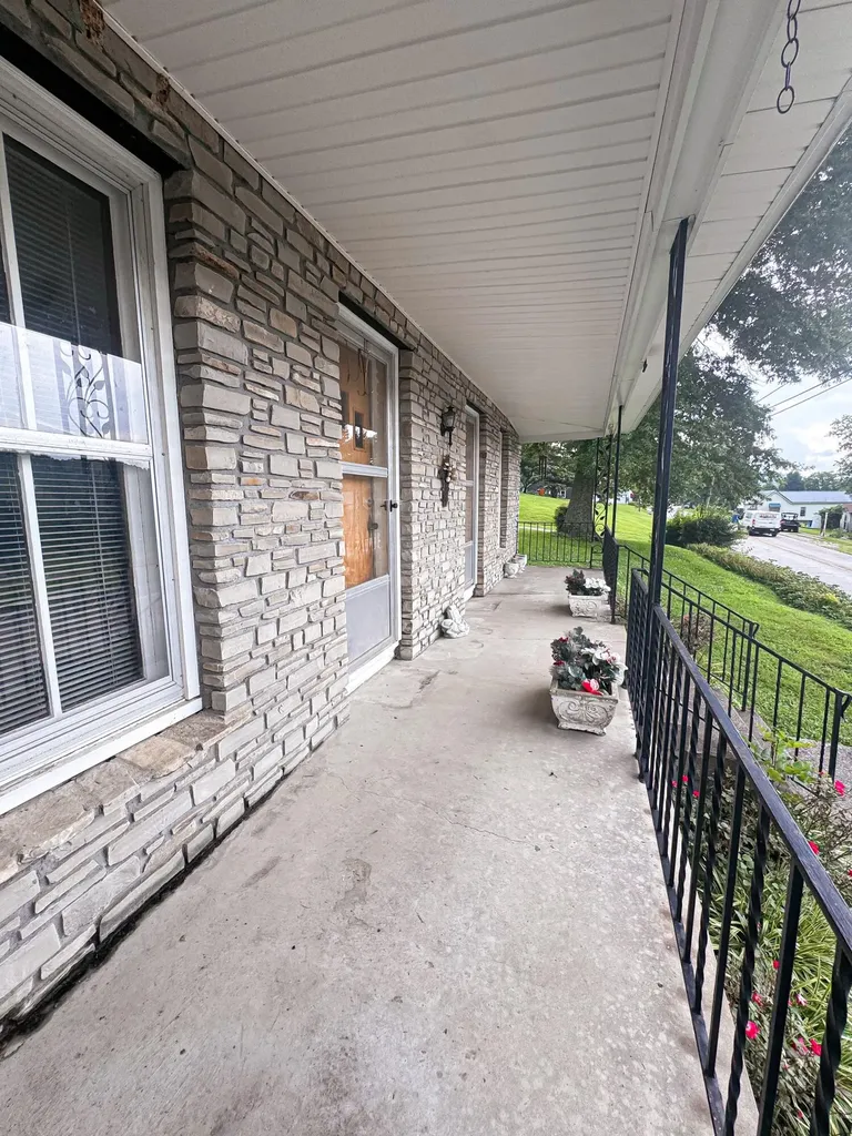 2970 Glensboro Road Lawrenceburg KY 40342