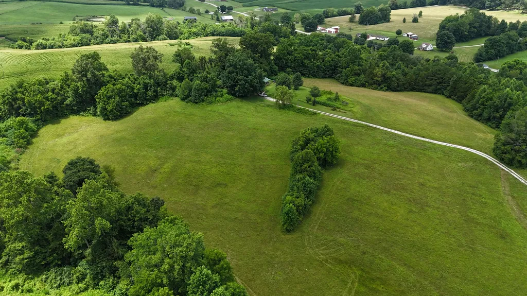 2548 Willailla Road Brodhead KY 40409