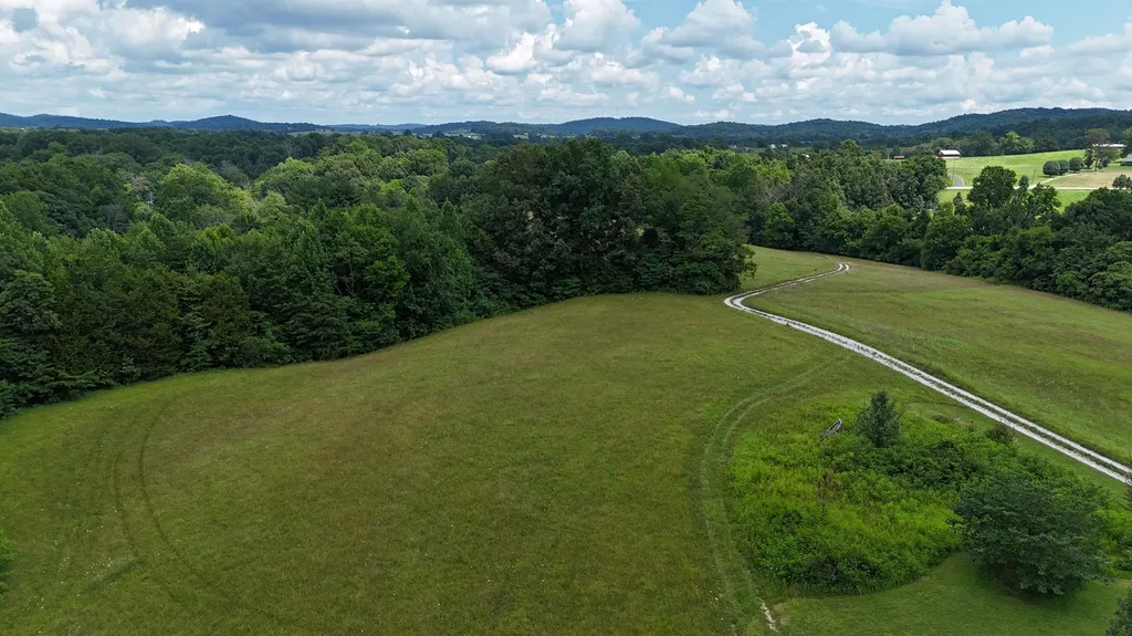 2548 Willailla Road Brodhead KY 40409