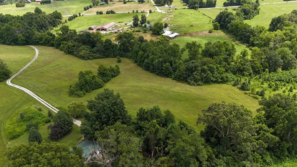 2548 Willailla Road Brodhead KY 40409