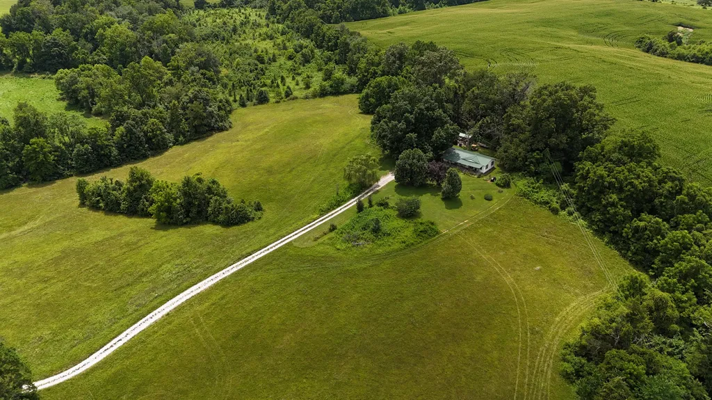 2548 Willailla Road Brodhead KY 40409