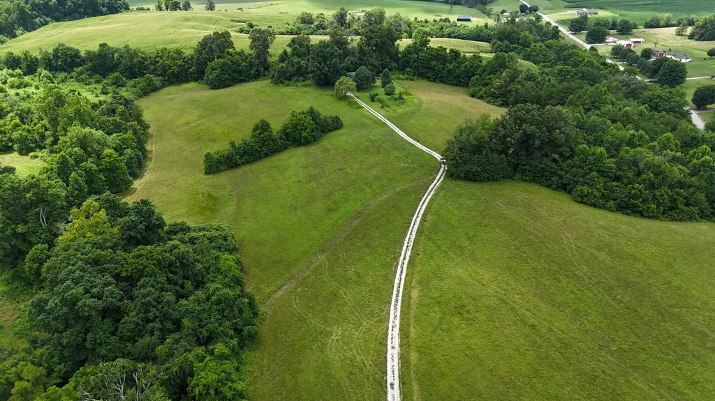 2548 Willailla Road Brodhead KY 40409