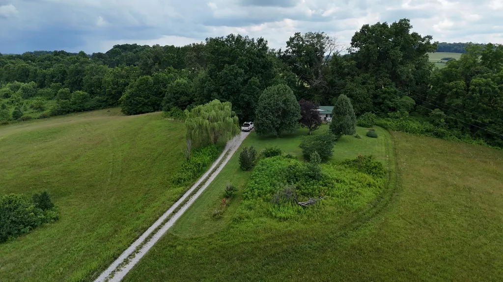 2548 Willailla Road Brodhead KY 40409