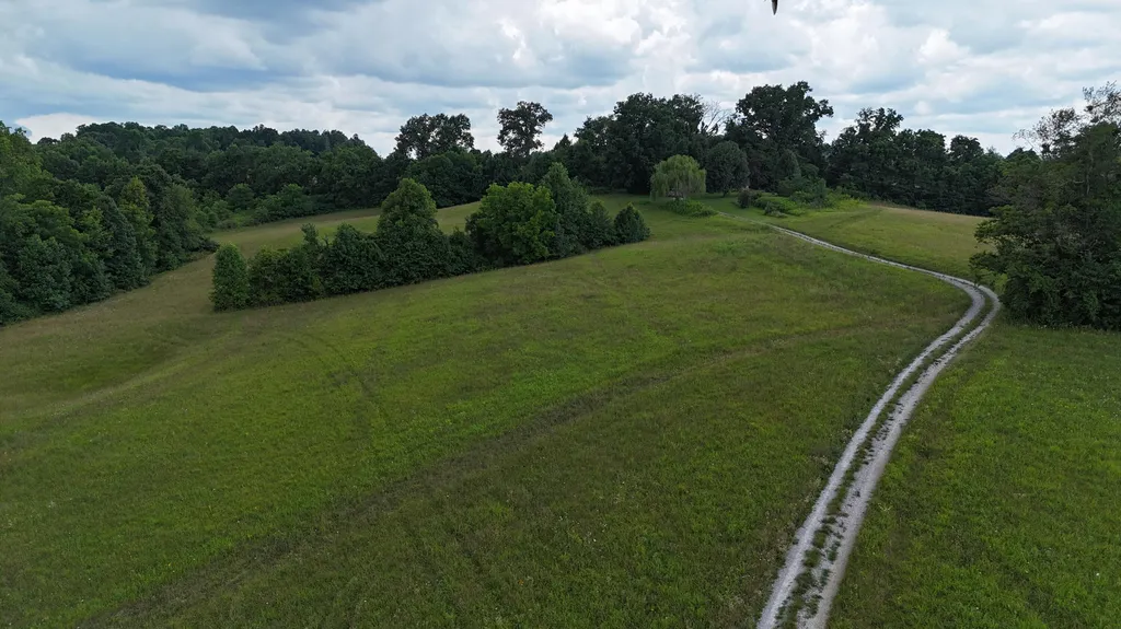 2548 Willailla Road Brodhead KY 40409