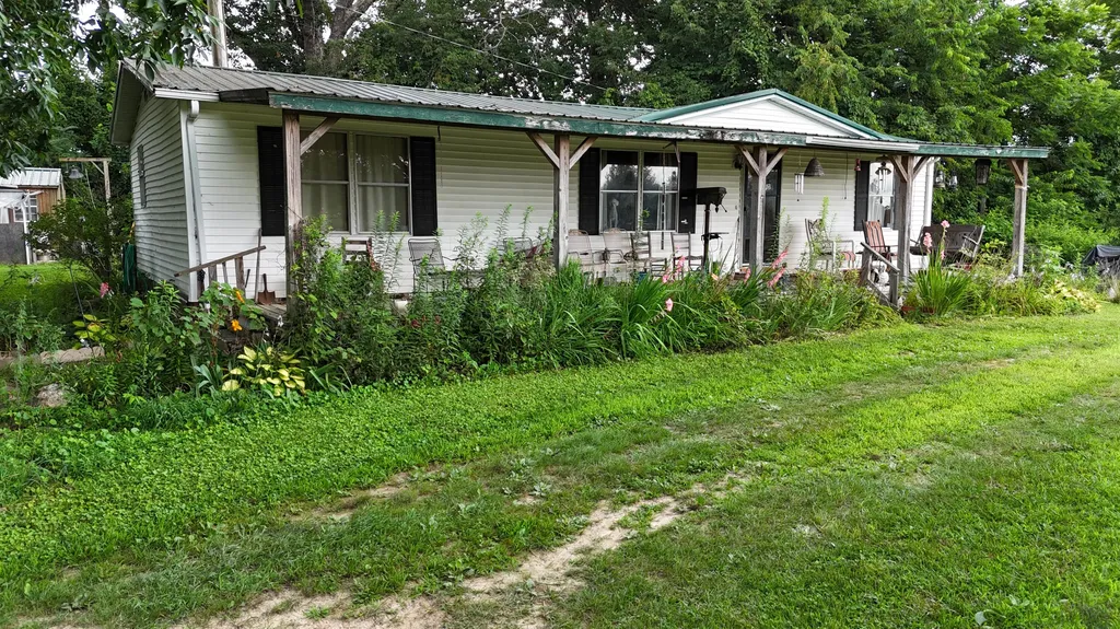 2548 Willailla Road Brodhead KY 40409