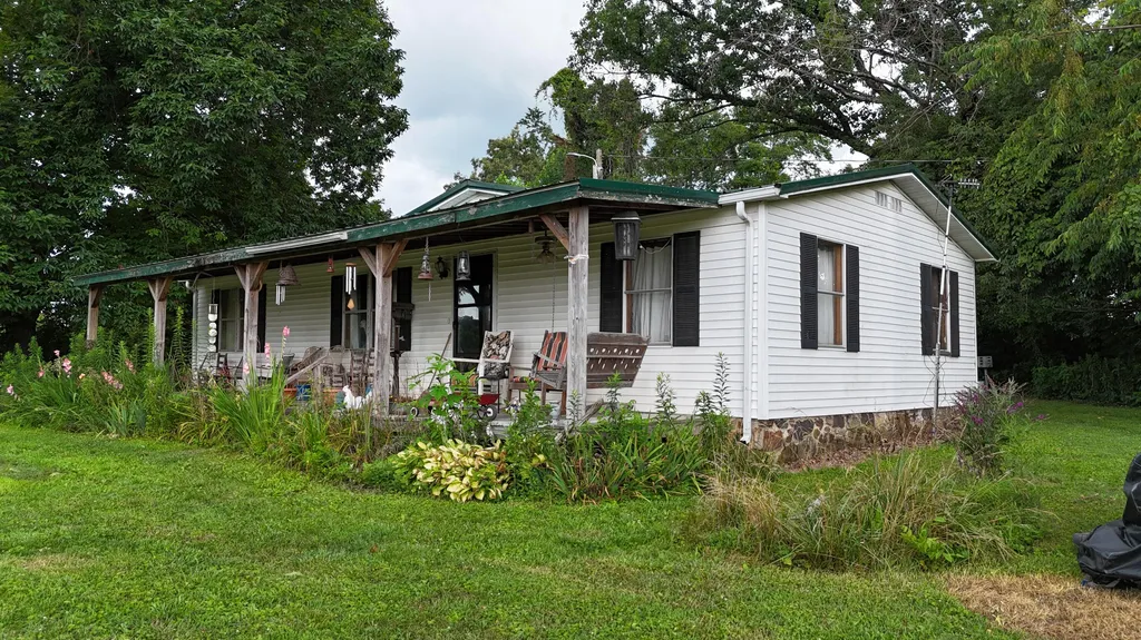 2548 Willailla Road Brodhead KY 40409