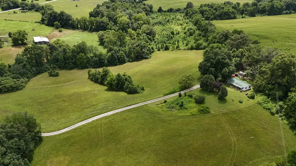 2548 Willailla Road Brodhead KY 40409