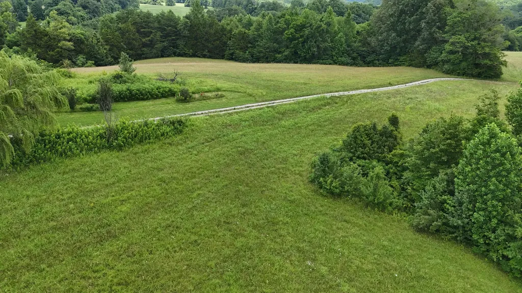 2548 Willailla Road Brodhead KY 40409