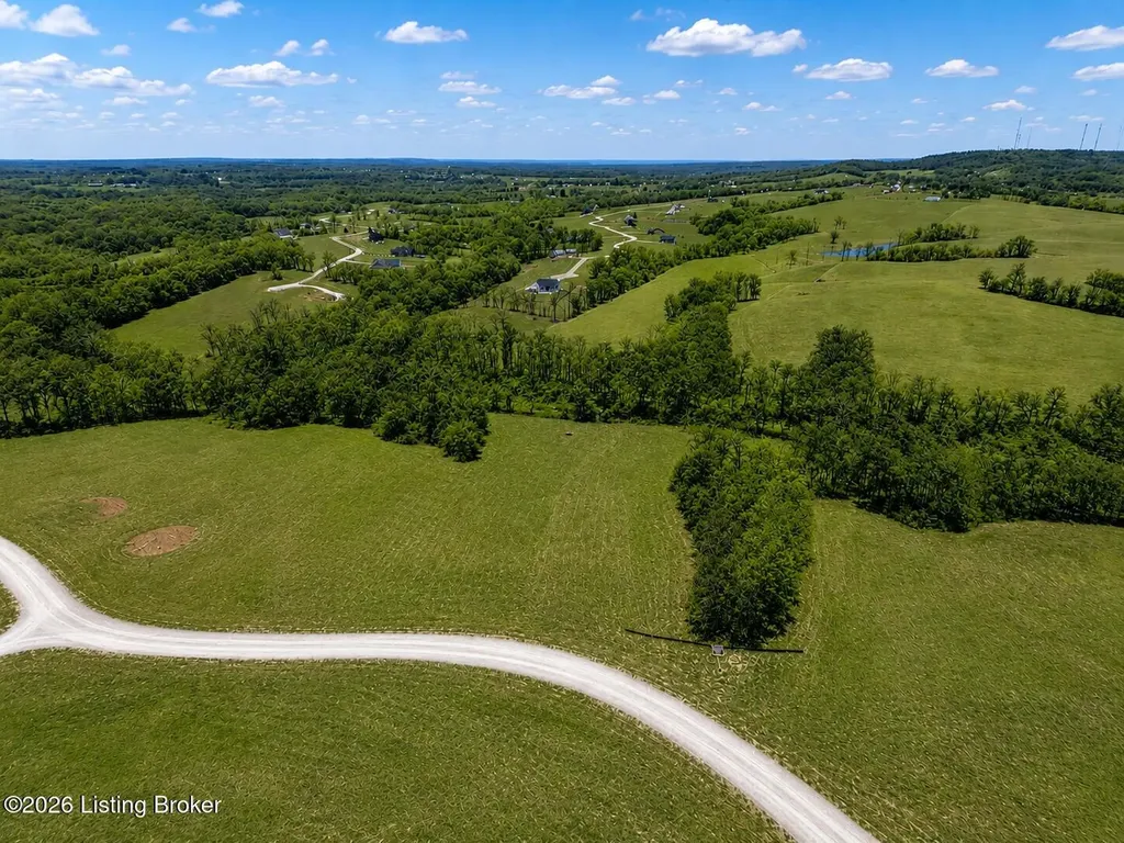 82 N Stallard Springs Drive Shelbyville KY 40065