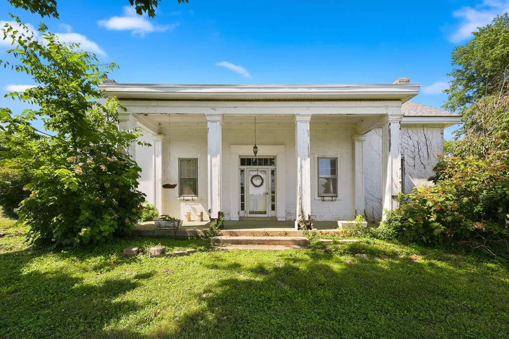 6481 Old Richmond Road Lexington KY 40515