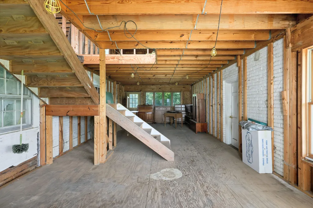 6481 Old Richmond Road Lexington KY 40515