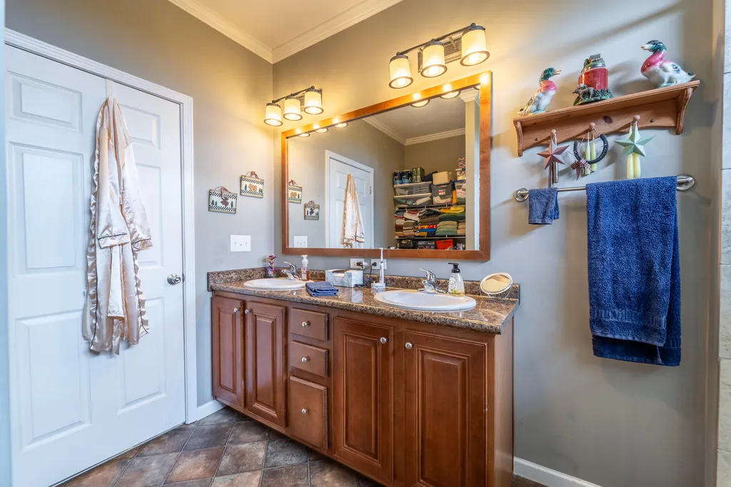1939 College Hill Road Waco KY 40385