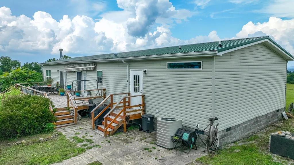 1939 College Hill Road Waco KY 40385