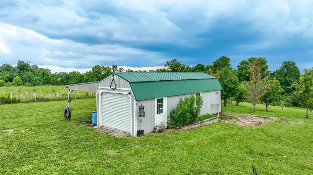 1939 College Hill Road Waco KY 40385