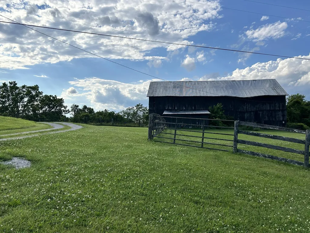 4406 Lucas Lane Frankfort KY 40601