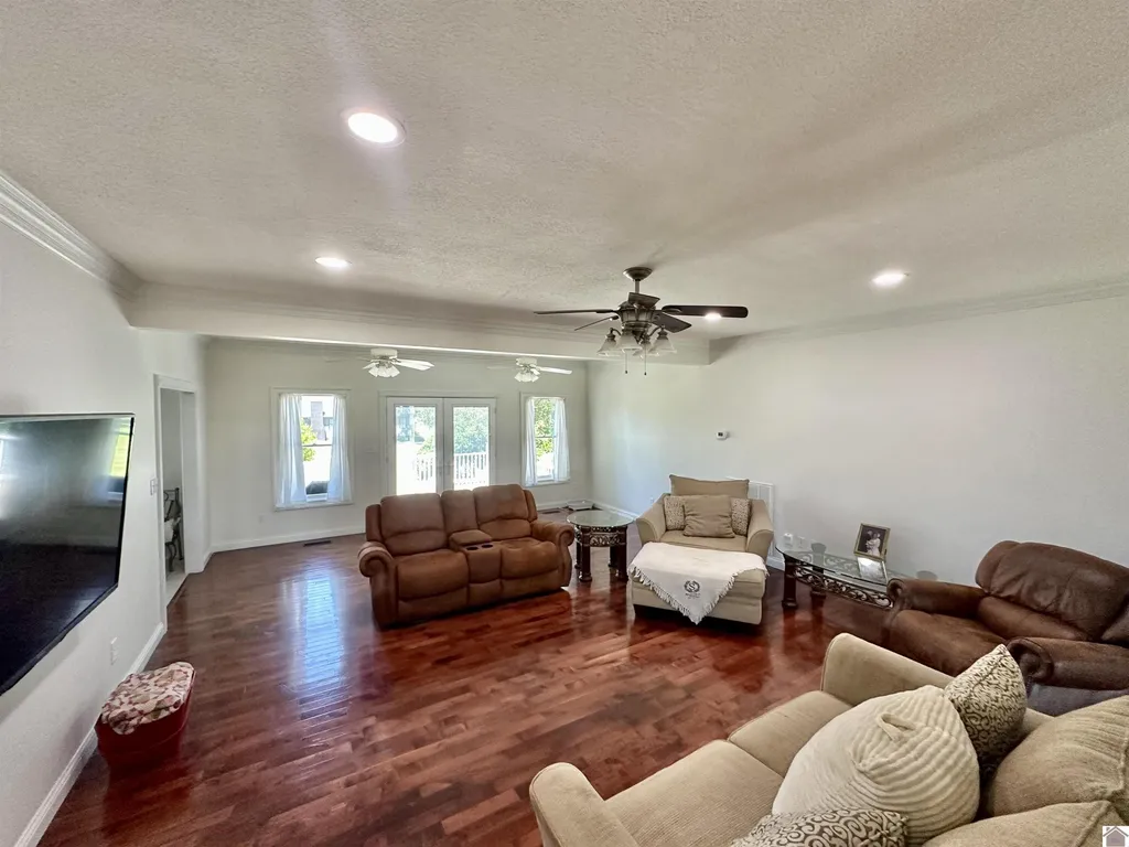 81 Oak Shadow Lane Benton KY 42025
